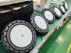 Couleur du corps noir Éclairage LED à baie haute déglaçable pour les lumières haute baie d'OVNI